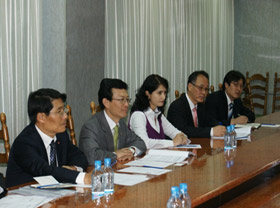 Uzbekneftegaz, KNOC discuss joint projects, training staff