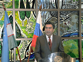 Uzbek envoy hands over awards to Russian citizens