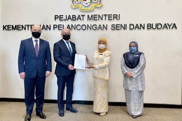 Furkat Sidikov meets with the Minister of Tourism, Arts and Culture of Malaysia