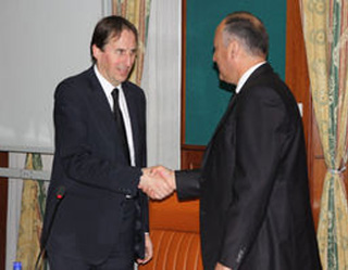 British Embassy hands over books to Uzbek Academy