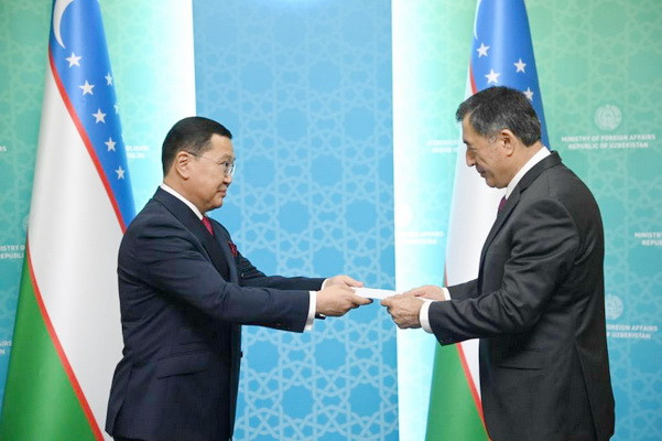 Vladimir Norov receives the Ambassador of Mongolia
