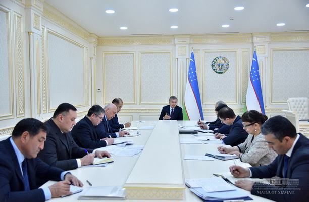 Uzbek leader holds meeting devoted to development of pharmaceutical industry