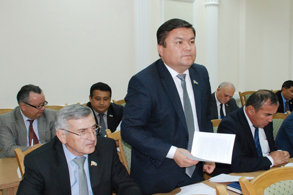 O‘zLiDeP фракциясида долзарб қонун лойиҳалари муҳокама қилинди