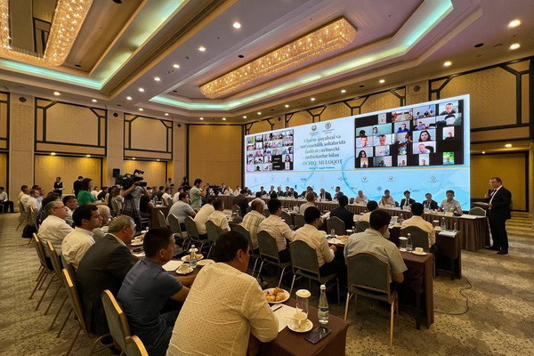 Tashkent hosts an open dialogue between the Uzcharmsanoat Association and entrepreneurs