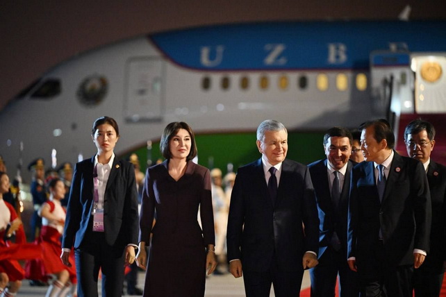 President of Uzbekistan Shavkat Mirziyoyev Arrives in China for SCO Summit
