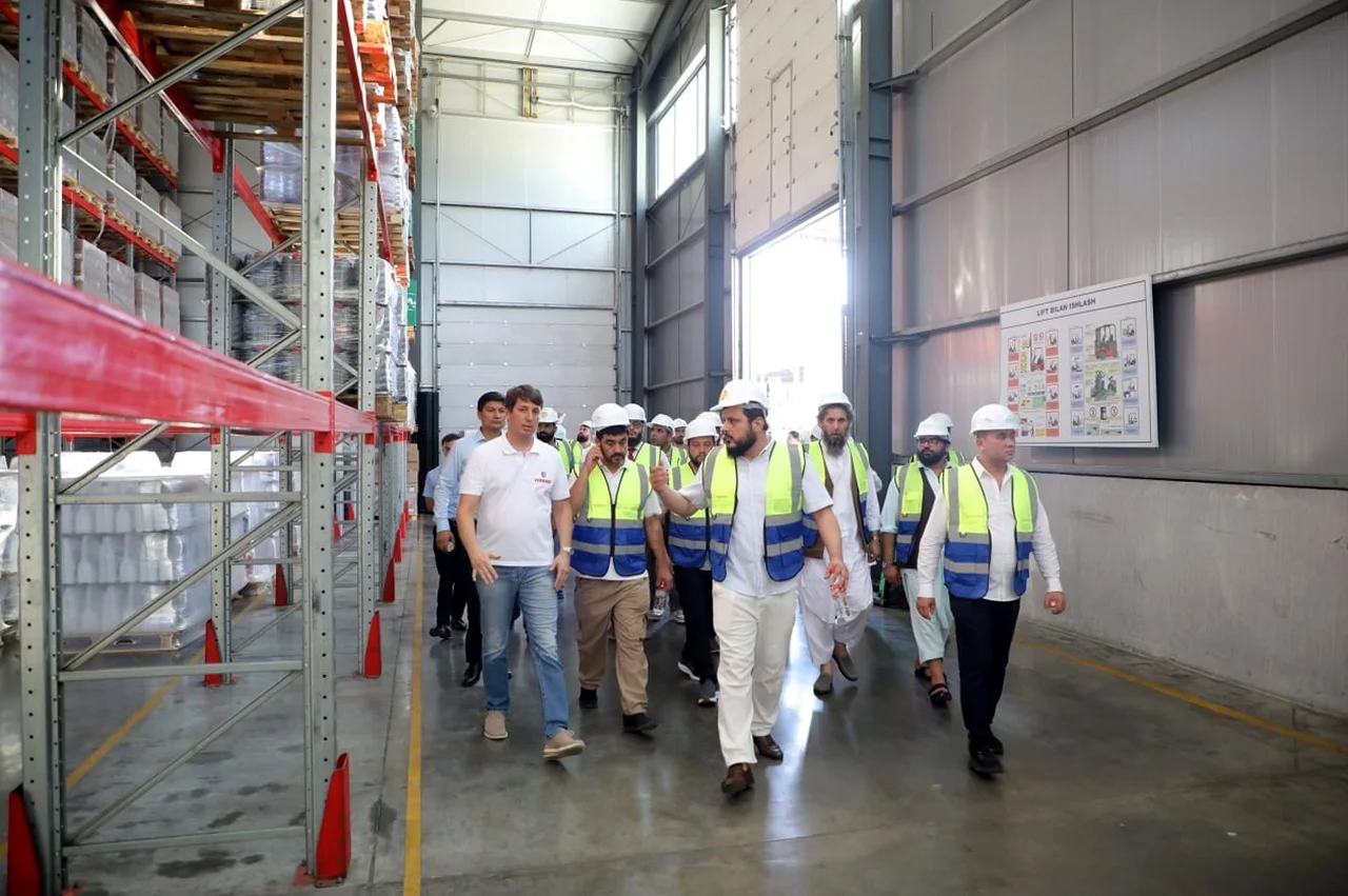 Afghan Business Delegation Explores Uzbekistan's Auto Industry