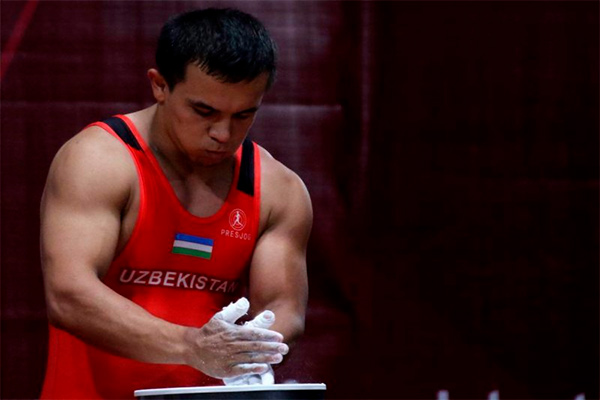 Достон Ёкубов принес сборной Узбекистана первую медаль ЧМ по тяжелой атлетике