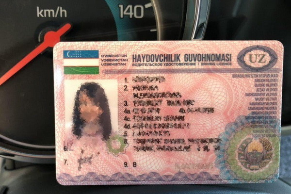 В Узбекистане продлили срок замены старых водительских прав
