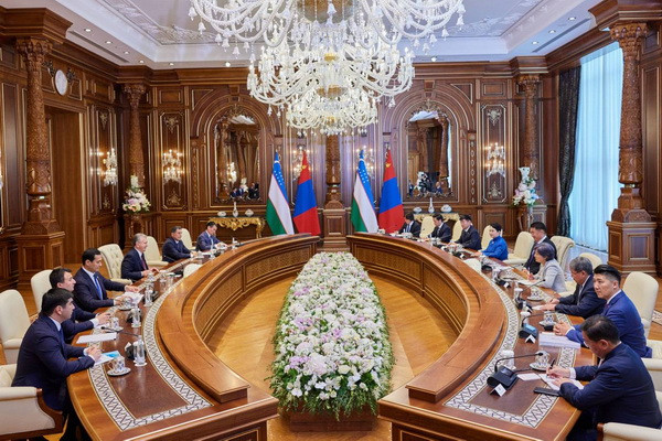 Presidents of Uzbekistan and Mongolia discuss prospects for enhancing practical cooperation