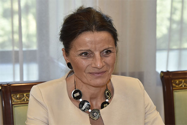 Франция элчиси билан учрашув