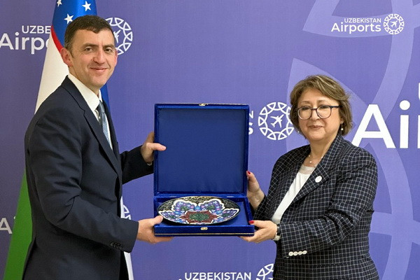 Председатель Uzbekistan Airports провела встречу с президентом Wizz Air Group