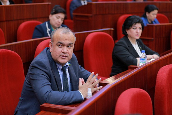 В случае наложения ареста на недвижимое имущество правообладатели будут уведомлены