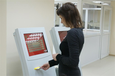 В Яшнабадской налоговой внедрена электронная очередь