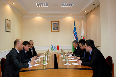 В УзЛиДеП прошла встреча с международным наблюдателем от КНР