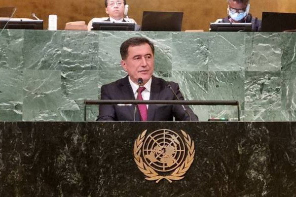 The reconstruction of Afghanistan's economy should become a common priority of the international community