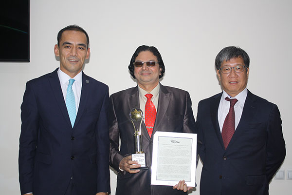 IUT Professor receives International Gold Star Award for Excellence in Engineering Education