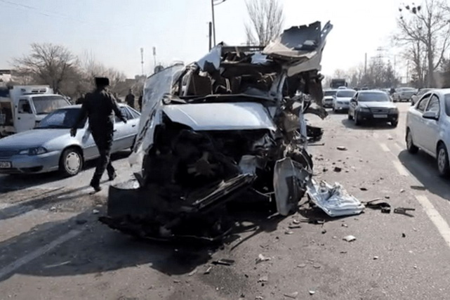 Truck collides with Lacetti and Minibus in Jizzakh region: Three dead, 15 injured