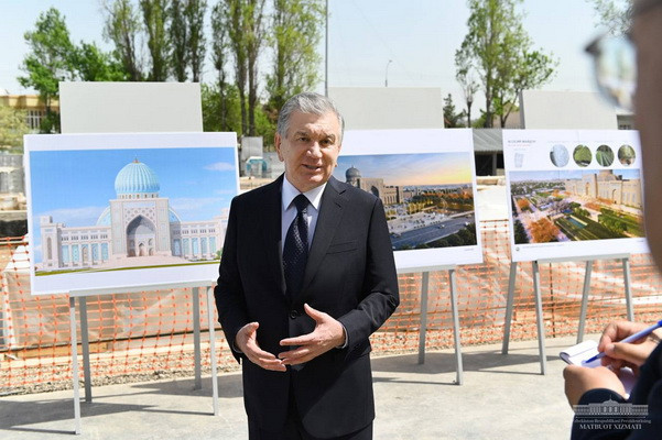 Uzbek President visits Islamic Civilization Center