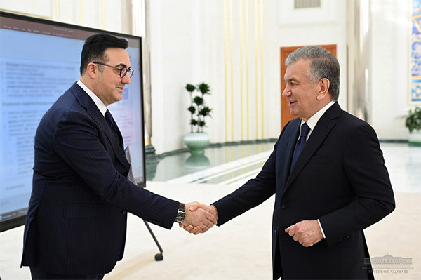 Президент ознакомился с презентацией предложений по трансформации Uzbekistan Airways