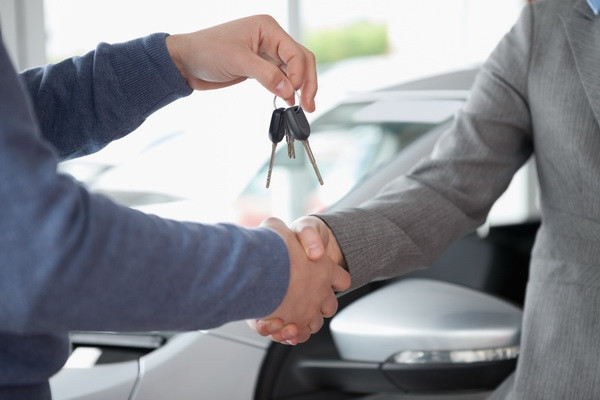 Uzbekistan allows selling foreign cars to all car dealers