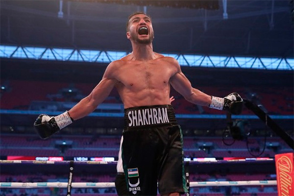 Шахрам Гиясов одержал победу техническим нокаутом (видео)