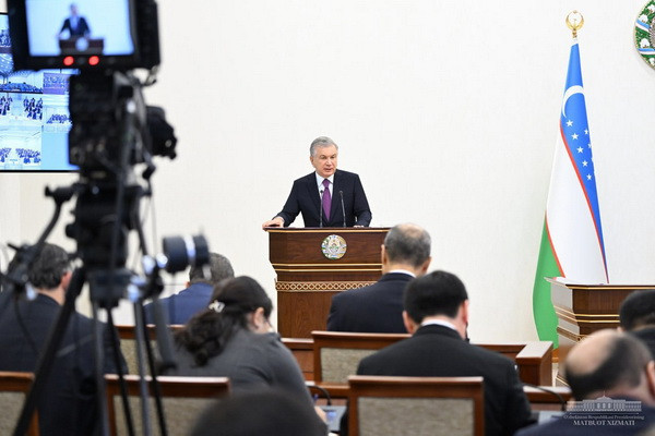 President of Uzbekistan criticized the activities of khokims in implementing investment projects