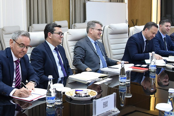 Uzbekneftegaz hosts a meeting with the President of Honeywell UOP