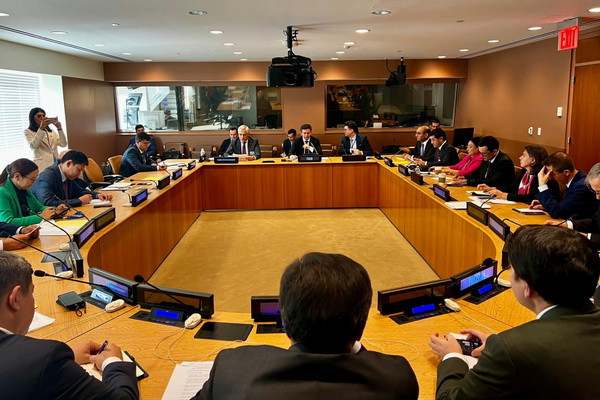 Joint plans for the near future within ECO were discussed