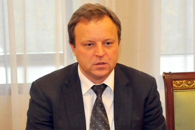 Uzbek FM receives outgoing Latvian envoy
