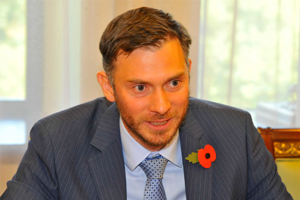 Uzbek FM receives newly appointed British envoy