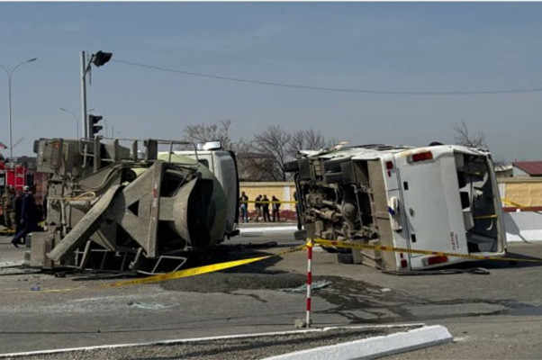 A truck and a bus collided in Bukhara, one died