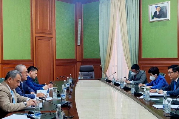 Ismatulla Irgashev holds talks with Special Representative of the Chinese Foreign Ministry for Afghanistan