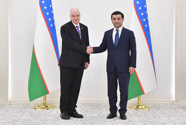 Uzbek FM receives the copies of credentials from the Ambassador of Australia