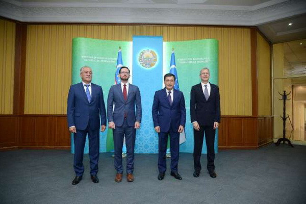 Acting Uzbek FM holds meeting with the U.S. Special Representative for Afghanistan