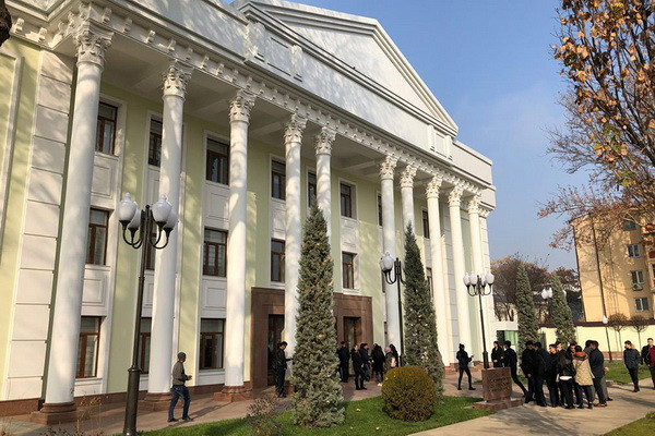 Over 150 teachers and schoolchildren from Uzbekistan take part in the MGIMO international conference