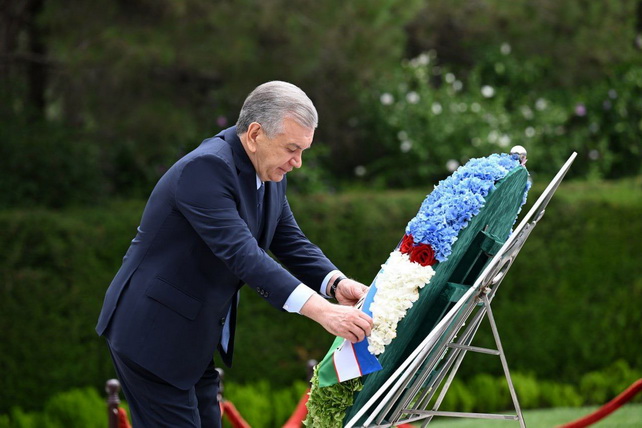 O‘zbekiston Prezidenti Haydar Aliyev xotirasiga hurmat bajo keltirdi