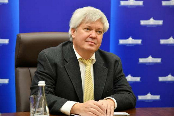 Uzbek Foreign Ministry hosts talks with a professor from Near East South Asia Center