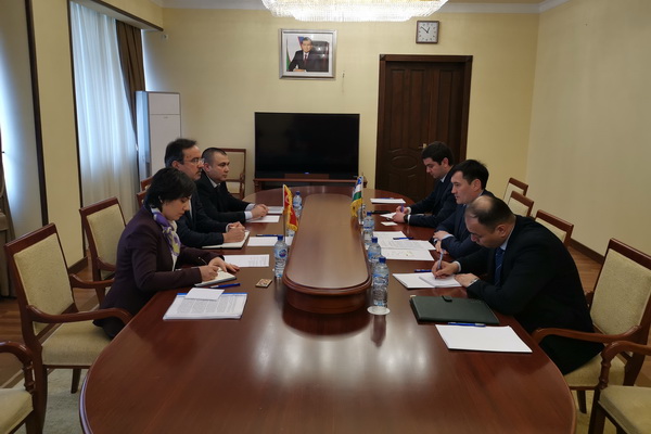 Обсуждены вопросы развития проекта платной дороги Ташкент- Самарканд