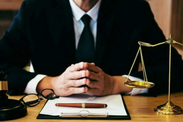 For candidates for lawyers, the requirement for seniority was canceled