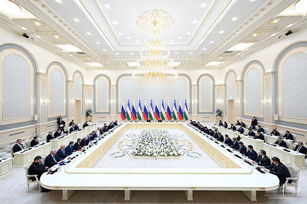 Состоялись переговоры делегаций Узбекистана и России в расширенном формате
