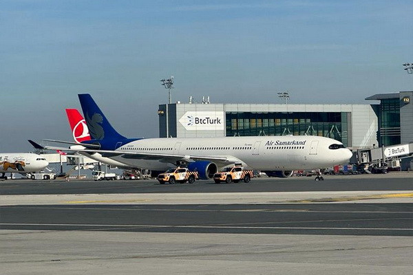 Авиакомпания Air Samarkand успешно выполнила первый пассажирский рейс