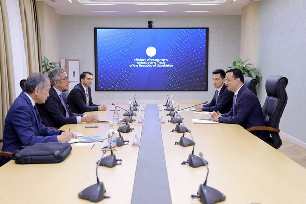 Laziz Kudratov meets with the executive director of Templeton Asset Management