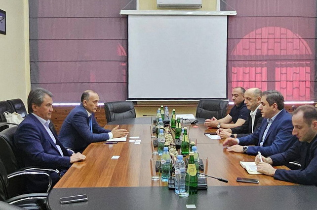 В Баку и Тбилиси обсудили развитие грузоперевозок Узбекистана через Кавказ