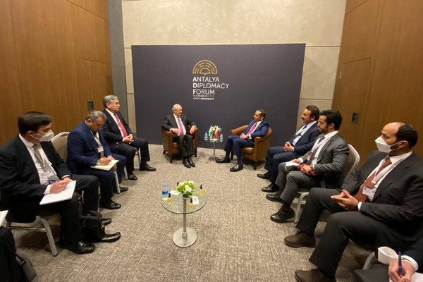 Uzbek, Qatari FMs discuss development of bilateral relations