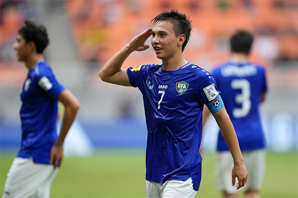 Uzbekistan stun England to reach last eight