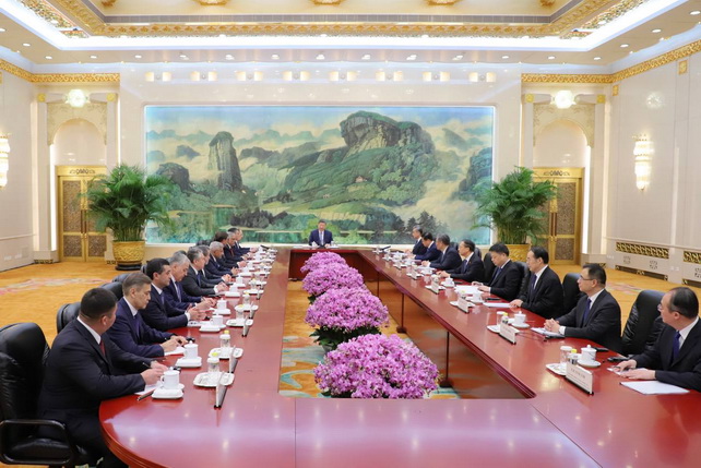 Uzbek Foreign Minister Meets with Chinese President Xi Jinping