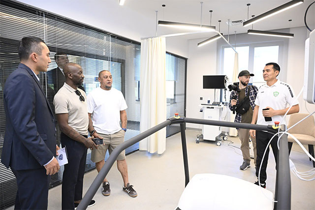 World Football Legends Visit the National Football Center