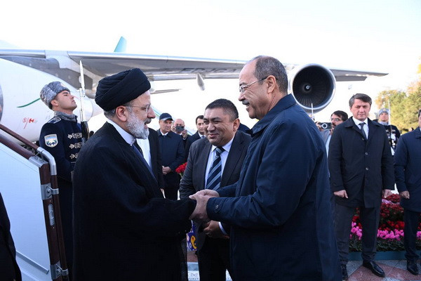 President of Iran arrives in Uzbekistan