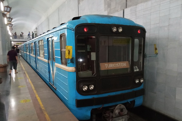В работе метро Ташкента произошел сбой