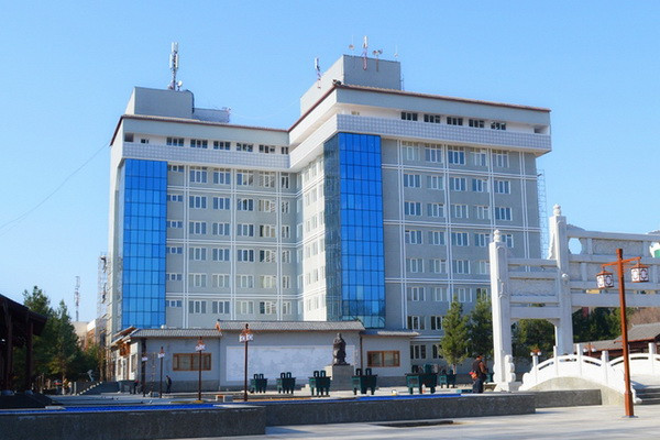 Самаркандскому Государственному Университету присвоено имя Шарафа Рашидова